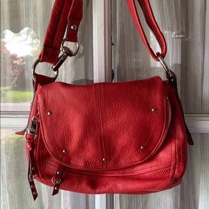 B. Makowsky red shoulder bag